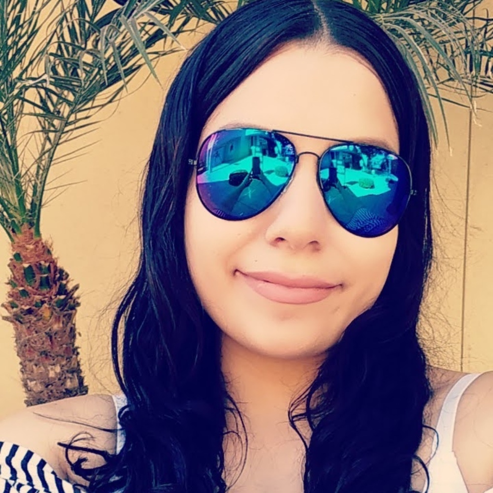 Meet your Posher, Carissa